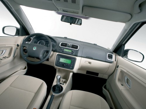 Характеристики автомобиля Skoda Roomster 1.9 TDI MT Style (06.2006 - 07.2010): фото, вместимость, скорость, двигатель, топливо, масса, отзывы