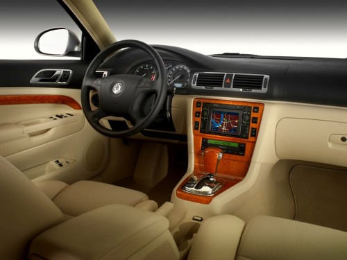 Характеристики автомобиля Skoda Superb 1.8 T AT Comfort (08.2006 - 04.2008): фото, вместимость, скорость, двигатель, топливо, масса, отзывы