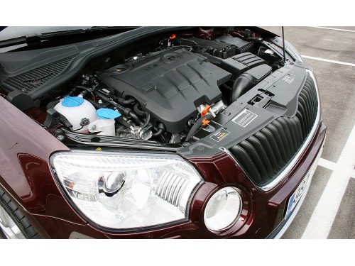 Характеристики автомобиля Skoda Yeti 1.4 TSI MT Ambition (04.2013 - 01.2014): фото, вместимость, скорость, двигатель, топливо, масса, отзывы