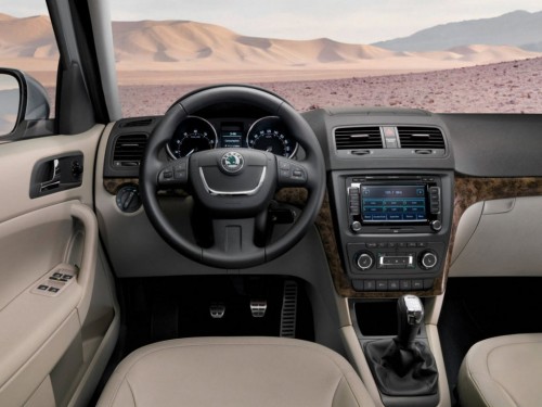 Характеристики автомобиля Skoda Yeti 1.2 TSI DSG Active Outdoor (02.2014 - 09.2014): фото, вместимость, скорость, двигатель, топливо, масса, отзывы