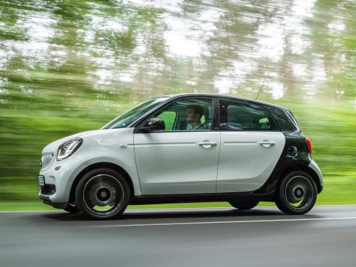 Характеристики автомобиля Smart Forfour 17.6 kWh Electric Drive EQ Perfect (07.2017 - н.в.): фото, вместимость, скорость, двигатель, топливо, масса, отзывы