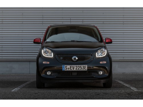 Характеристики автомобиля Smart Forfour 0.9 AMT Prime (05.2015 - н.в.): фото, вместимость, скорость, двигатель, топливо, масса, отзывы