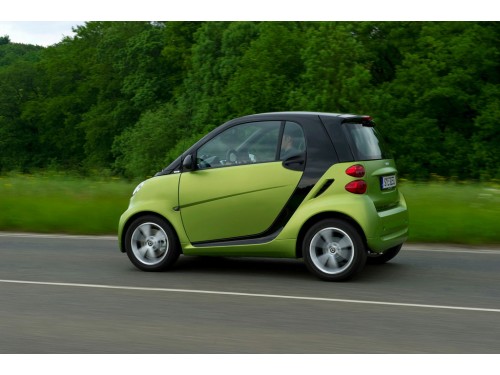 Характеристики автомобиля Smart Fortwo 1.0 AMT Brabus (09.2010 - 05.2012): фото, вместимость, скорость, двигатель, топливо, масса, отзывы