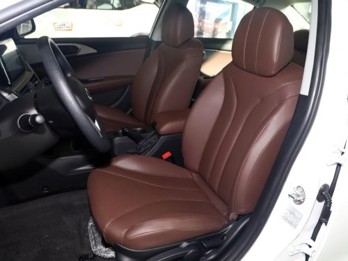 Характеристики автомобиля Soueast A5 1.5 MT Luxury (09.2018 - н.в.): фото, вместимость, скорость, двигатель, топливо, масса, отзывы