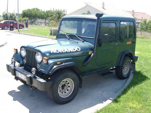 Характеристики автомобиля SsangYong Korando 2.5D MT RV (03.1983 - 01.1996): фото, вместимость, скорость, двигатель, топливо, масса, отзывы