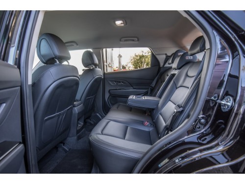 Характеристики автомобиля SsangYong Korando 1.5 e-XGDi AT 4WD Sapphire (09.2019 - н.в.): фото, вместимость, скорость, двигатель, топливо, масса, отзывы