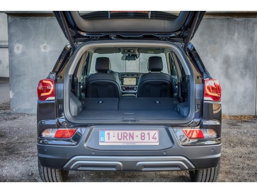 Характеристики автомобиля SsangYong Korando 1.6 e-XDi AT 2WD Quartz (09.2019 - 06.2023): фото, вместимость, скорость, двигатель, топливо, масса, отзывы