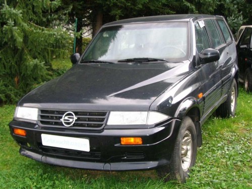 Характеристики автомобиля SsangYong Musso 2.9 AT (08.1993 - 06.1998): фото, вместимость, скорость, двигатель, топливо, масса, отзывы