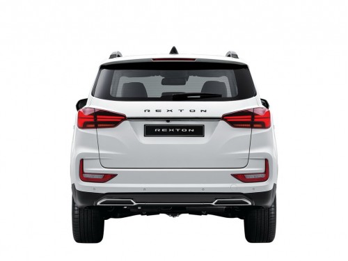 Характеристики автомобиля SsangYong Rexton 2.2 D AT 4WD 5-seater (11.2020 - н.в.): фото, вместимость, скорость, двигатель, топливо, масса, отзывы