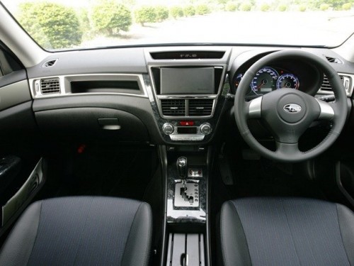 Характеристики автомобиля Subaru Exiga 2.0 GT black leather selection 4WD (09.2009 - 04.2010): фото, вместимость, скорость, двигатель, топливо, масса, отзывы