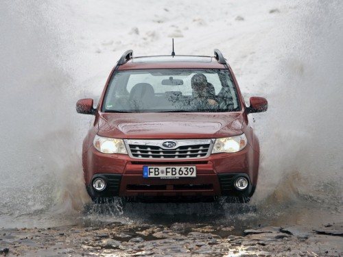 Характеристики автомобиля Subaru Forester 2.0X MT Exclusive Navigation (10.2010 - 02.2011): фото, вместимость, скорость, двигатель, топливо, масса, отзывы