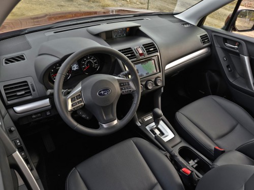 Характеристики автомобиля Subaru Forester 2.0XT CVT Premium (03.2013 - 12.2014): фото, вместимость, скорость, двигатель, топливо, масса, отзывы