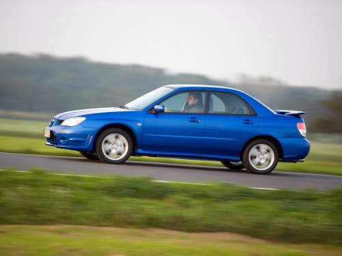 Характеристики автомобиля Subaru Impreza 1.5R AT (08.2006 - 08.2007): фото, вместимость, скорость, двигатель, топливо, масса, отзывы