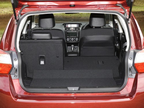Характеристики автомобиля Subaru Impreza Sport 1.6 i 4WD (12.2011 - 10.2013): фото, вместимость, скорость, двигатель, топливо, масса, отзывы