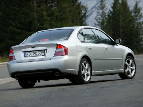 Характеристики автомобиля Subaru Legacy 2.5i MT (05.2003 - 08.2005): фото, вместимость, скорость, двигатель, топливо, масса, отзывы