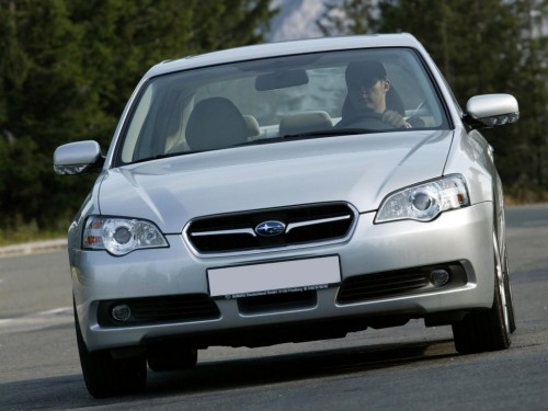 Характеристики автомобиля Subaru Legacy 2.0R MT (05.2003 - 08.2005): фото, вместимость, скорость, двигатель, топливо, масса, отзывы