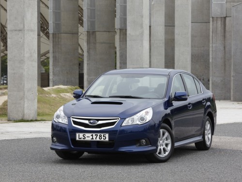 Характеристики автомобиля Subaru Legacy 2.0i MT Trend (09.2009 - 12.2011): фото, вместимость, скорость, двигатель, топливо, масса, отзывы