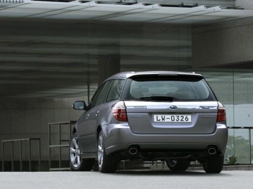 Характеристики автомобиля Subaru Legacy 2.5i AT (09.2007 - 08.2009): фото, вместимость, скорость, двигатель, топливо, масса, отзывы