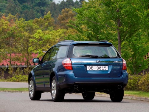 Характеристики автомобиля Subaru Outback 2.0D AWD MT (09.2007 - 08.2008): фото, вместимость, скорость, двигатель, топливо, масса, отзывы