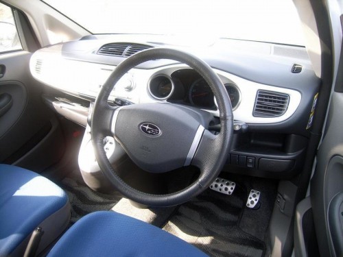Характеристики автомобиля Subaru R2 660 i (11.2006 - 05.2007): фото, вместимость, скорость, двигатель, топливо, масса, отзывы