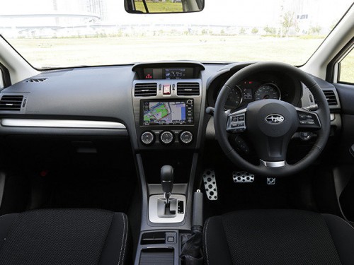 Характеристики автомобиля Subaru XV Hybrid 2.0i 4WD (12.2014 - 09.2015): фото, вместимость, скорость, двигатель, топливо, масса, отзывы