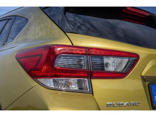 Характеристики автомобиля Subaru XV 2.0i CVT Safety ES (03.2021 - 12.2021): фото, вместимость, скорость, двигатель, топливо, масса, отзывы