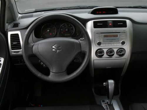 Характеристики автомобиля Suzuki Aerio 2.3 MT Aerio (09.2004 - 09.2007): фото, вместимость, скорость, двигатель, топливо, масса, отзывы