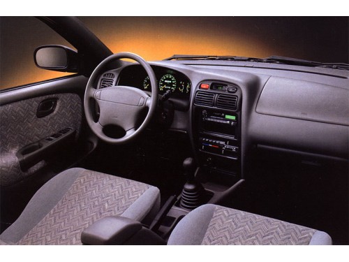 Характеристики автомобиля Suzuki Baleno 1.3 MT GL (08.1998 - 02.2001): фото, вместимость, скорость, двигатель, топливо, масса, отзывы