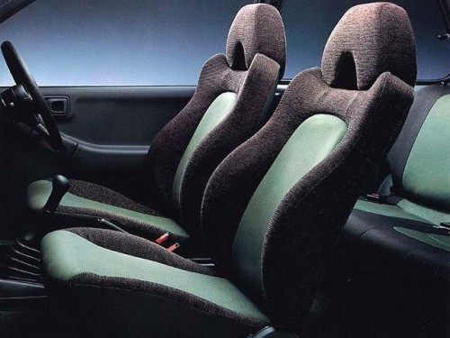 Характеристики автомобиля Suzuki Cervo 660 MC (09.1991 - 09.1993): фото, вместимость, скорость, двигатель, топливо, масса, отзывы