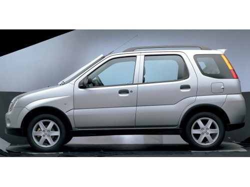 Характеристики автомобиля Suzuki Ignis 1.5 MT 4WD Comfort (10.2003 - 07.2007): фото, вместимость, скорость, двигатель, топливо, масса, отзывы
