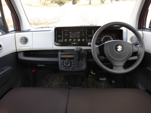 Характеристики автомобиля Suzuki MR Wagon 660 L 4WD (07.2013 - 03.2016): фото, вместимость, скорость, двигатель, топливо, масса, отзывы