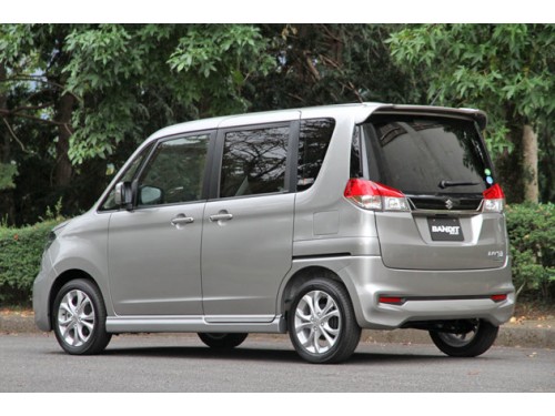 Характеристики автомобиля Suzuki Solio 1.2 Bandit J Style 4WD (12.2014 - 07.2015): фото, вместимость, скорость, двигатель, топливо, масса, отзывы