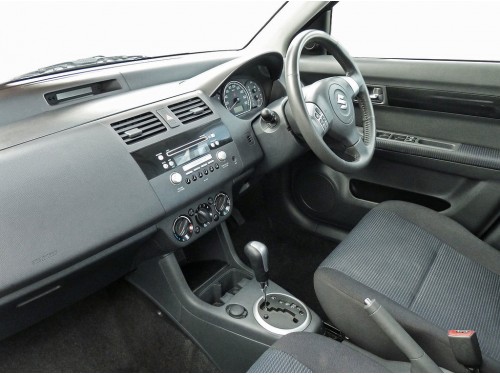 Характеристики автомобиля Suzuki Swift 1.2 XG (05.2009 - 08.2010): фото, вместимость, скорость, двигатель, топливо, масса, отзывы