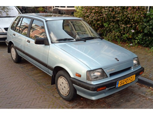 Характеристики автомобиля Suzuki Swift 1.3 AT GLX (09.1986 - 01.1989): фото, вместимость, скорость, двигатель, топливо, масса, отзывы
