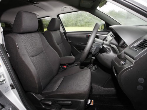 Характеристики автомобиля Suzuki Swift 1.2 XL Idling Stop (09.2011 - 06.2013): фото, вместимость, скорость, двигатель, топливо, масса, отзывы