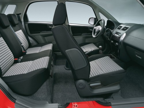Характеристики автомобиля Suzuki SX4 1.6 MT 2WD Streetline Club (03.2010 - 09.2014): фото, вместимость, скорость, двигатель, топливо, масса, отзывы