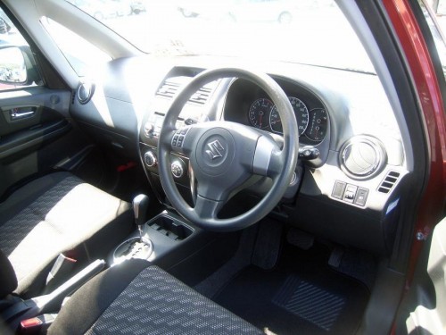 Характеристики автомобиля Suzuki SX4 1.5G HDD navigation equipped car 4WD (07.2006 - 04.2009): фото, вместимость, скорость, двигатель, топливо, масса, отзывы
