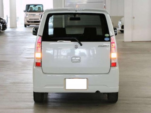 Характеристики автомобиля Suzuki Wagon R 660 FA (09.2005 - 04.2007): фото, вместимость, скорость, двигатель, топливо, масса, отзывы