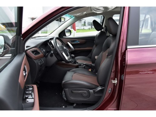 Характеристики автомобиля SWM X7 2.0 MT Elite (09.2020 - н.в.): фото, вместимость, скорость, двигатель, топливо, масса, отзывы