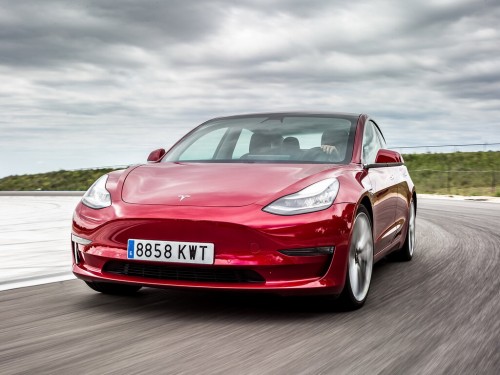 Характеристики автомобиля Tesla Model 3 60 kWh (11.2021 - н.в.): фото, вместимость, скорость, двигатель, топливо, масса, отзывы
