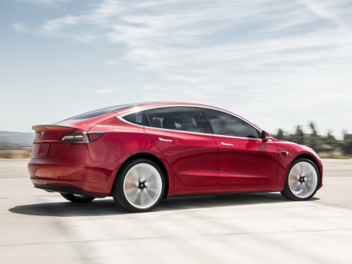 Характеристики автомобиля Tesla Model 3 79D kWh Long Range (12.2020 - н.в.): фото, вместимость, скорость, двигатель, топливо, масса, отзывы