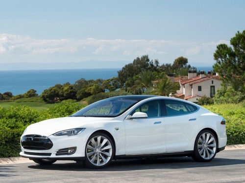 Характеристики автомобиля Tesla Model S 60 kWh (06.2012 - 12.2014): фото, вместимость, скорость, двигатель, топливо, масса, отзывы