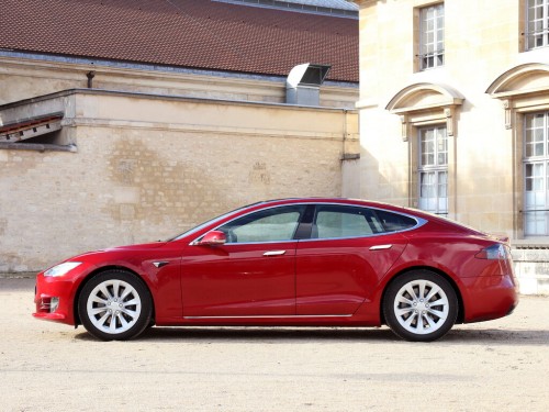 Характеристики автомобиля Tesla Model S 75 kWh (05.2016 - 09.2017): фото, вместимость, скорость, двигатель, топливо, масса, отзывы