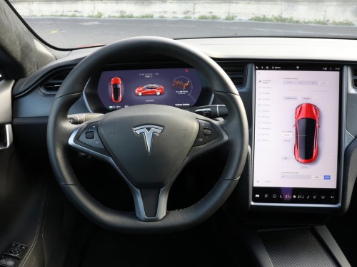 Характеристики автомобиля Tesla Model S 75 kWh (05.2016 - 09.2017): фото, вместимость, скорость, двигатель, топливо, масса, отзывы