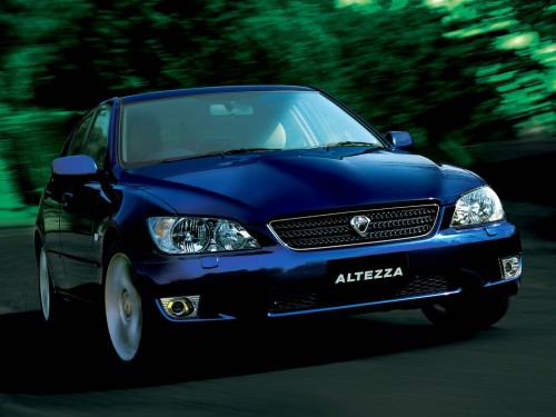 Характеристики автомобиля Toyota Altezza 2.0 RS200 (05.2001 - 07.2002): фото, вместимость, скорость, двигатель, топливо, масса, отзывы