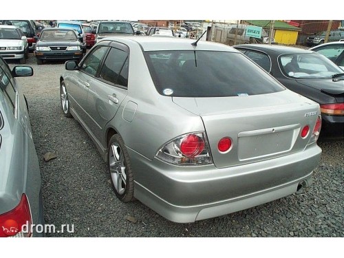 Характеристики автомобиля Toyota Altezza 2.0 AS200 Z edition (10.1998 - 04.2000): фото, вместимость, скорость, двигатель, топливо, масса, отзывы