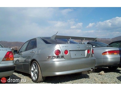 Характеристики автомобиля Toyota Altezza 2.0 RS200 (05.2000 - 04.2001): фото, вместимость, скорость, двигатель, топливо, масса, отзывы