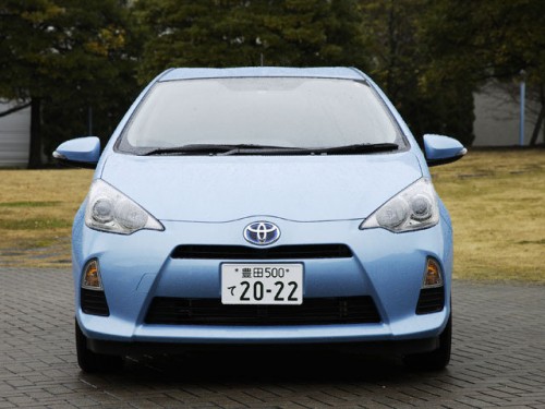 Характеристики автомобиля Toyota Aqua 1.5 G Black Soft Leather Selection (05.2013 - 11.2013): фото, вместимость, скорость, двигатель, топливо, масса, отзывы