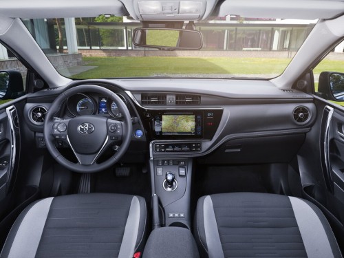 Характеристики автомобиля Toyota Auris 1.2 MT Editon S+ (03.2017 - 12.2017): фото, вместимость, скорость, двигатель, топливо, масса, отзывы