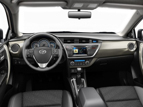 Характеристики автомобиля Toyota Auris 1.6 CVT Элеганс (01.2013 - 01.2016): фото, вместимость, скорость, двигатель, топливо, масса, отзывы